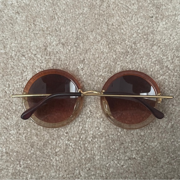 the row linda farrow gallery beige brown round oversized sunglasses main image 4